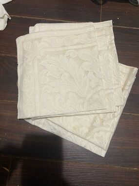 17.5” Square Cream Floral Jacquard Napkin Set 11 pc